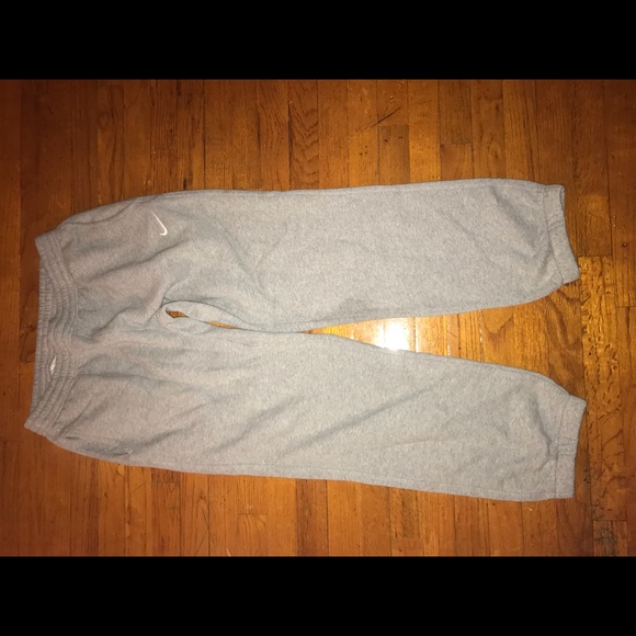 Men’s Nike sweat suit - Picture 2 of 2